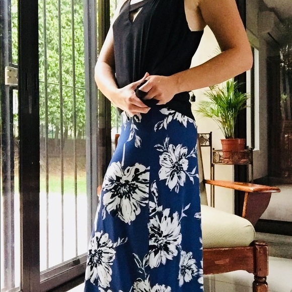Gilli Delina Floral Maxi Skirt Size S 